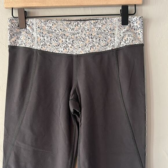 Lululemon Groove Crop Pants - Women's 4, Gray/Cream, Capri Comfort Yoga Athletic - Picture 4 of 12